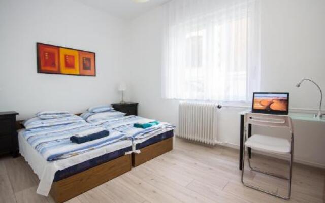 Andrássy Apartment with Inside Parking