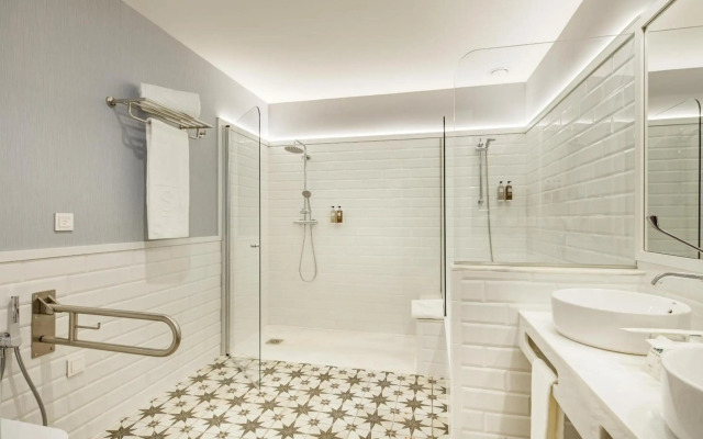 Sercotel Granada Suites