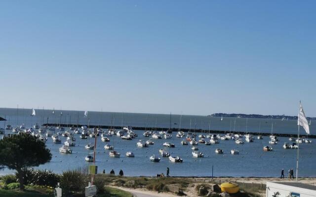 Studio confortable, face mer, proches commerces
