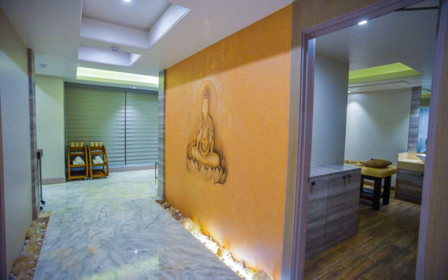 Efcee Sarovar Premiere Bhavnagar