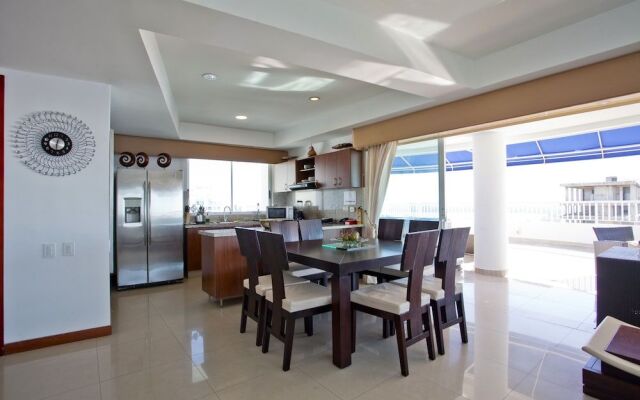 Palmetto Penthouse Deluxe