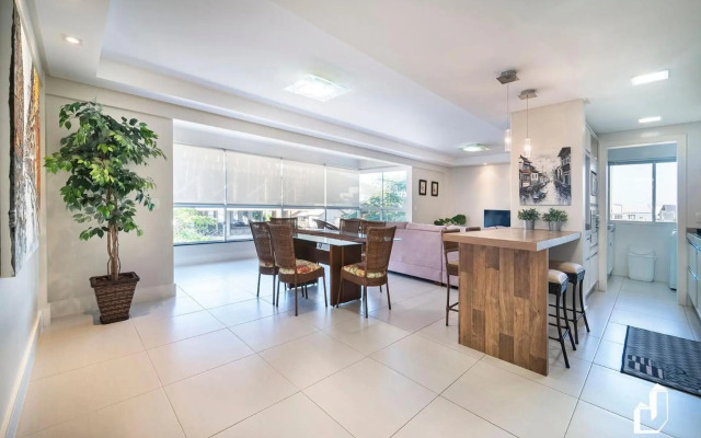 Apartamento amplo e com todos os ambientes climatizados