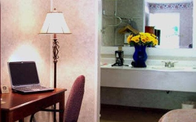 Durham Skyland Magnuson Hotel