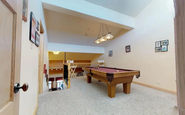Enzian - CoralTree Residence Collection
