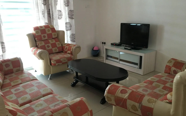 Chua Gin Holiday House 1