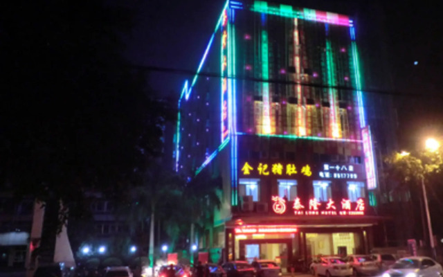 Tyrone Le Grand Large Hotel