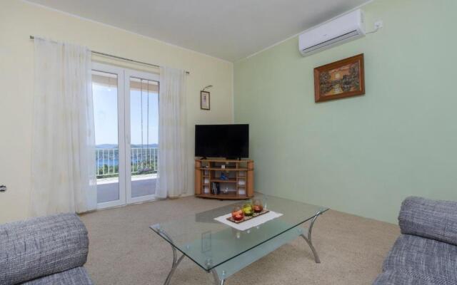Bulat Sea View Apartments