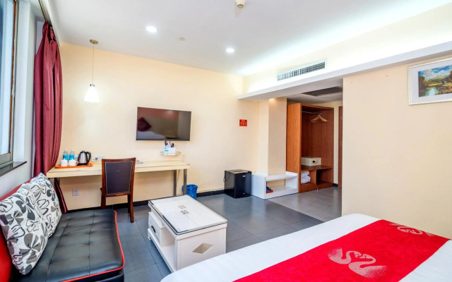 LN White House Hotel