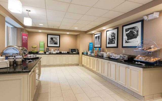 Hampton Inn & Suites Hartford-Manchester