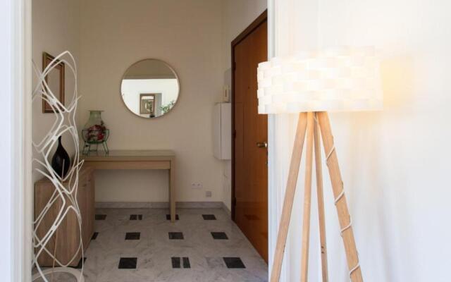 Air-Conditioned Apartment With Furnished Terrace & Parking Rated 3 Stars