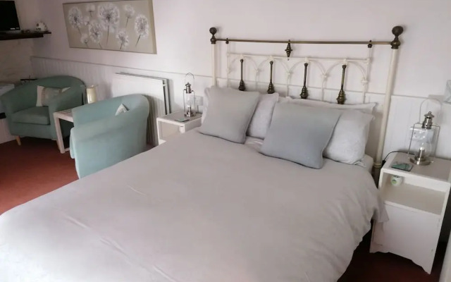 Steps Farmhouse B&B