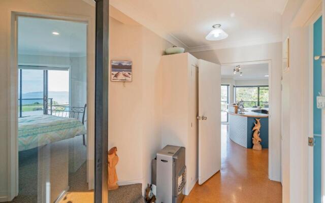 The Glass House - Kuaotunu Holiday Home