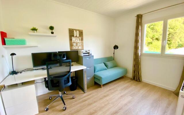 T4 climatisé, avec jardin et parking - au calme