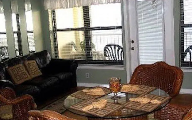 Boardwalk Condos by Hosteeva