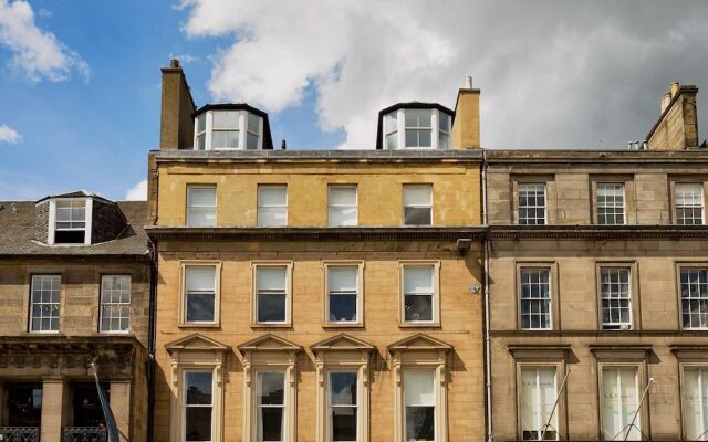 Luxury George Street Apartments: Edinburgh Suite