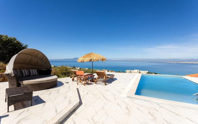 Modern Seaview Nest With Pool Panoramic Views