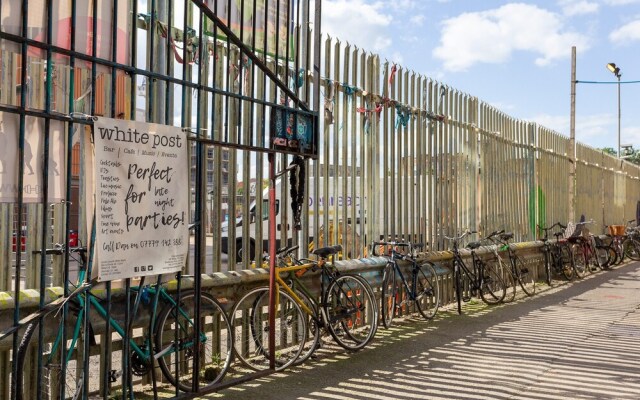 Studio Flat Along The Canal In Hackney