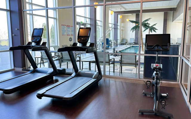 DoubleTree by Hilton Bay City - Riverfront