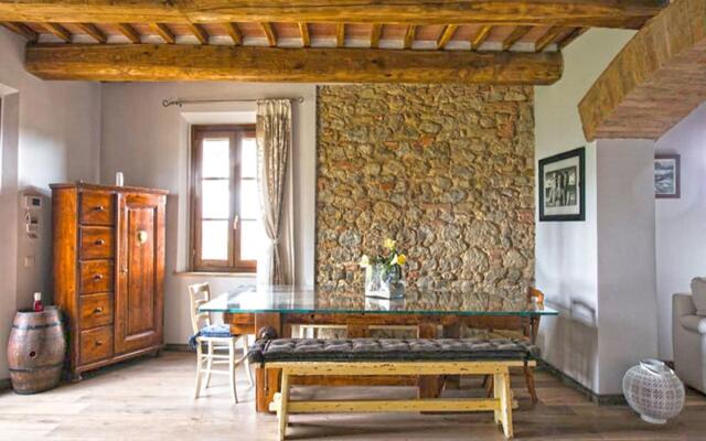 Wonderful house with hot tube and infinite view on Chianti 5 min drive form Siena-Cozy house