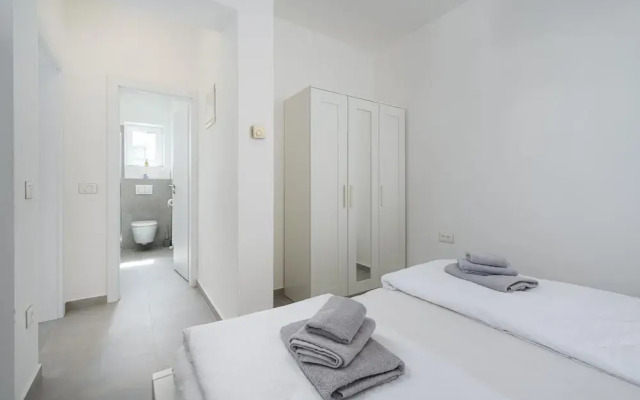 Attractive Apartment With Garden