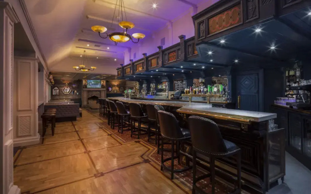 Treacys Oakwood Hotel