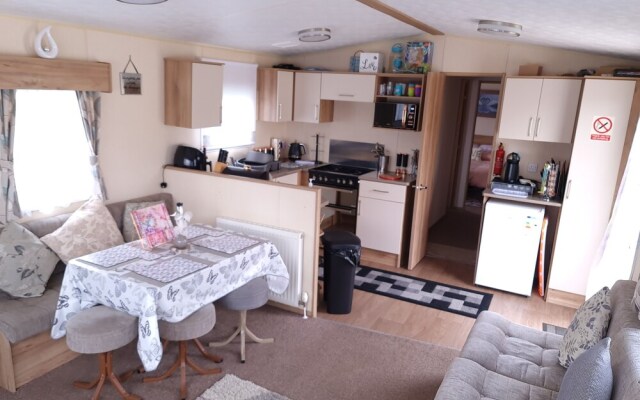 Impeccable 2-bed Apartment in Tattershall Lakes