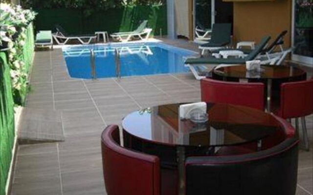 Lara Atalla Hotel