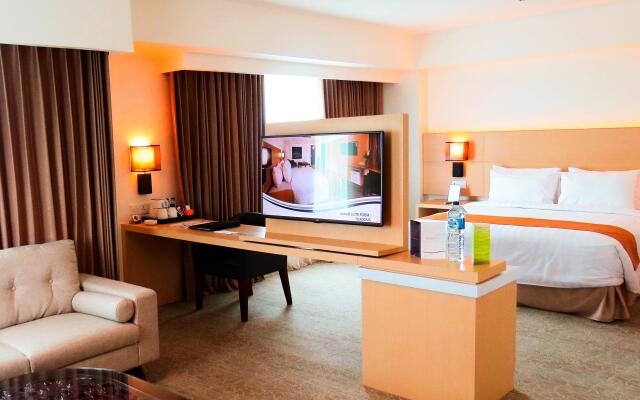 Golden City Hotel and Convention Center