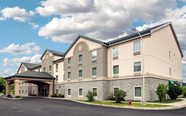 Quality Inn And Suites Fishkill South Near I-84