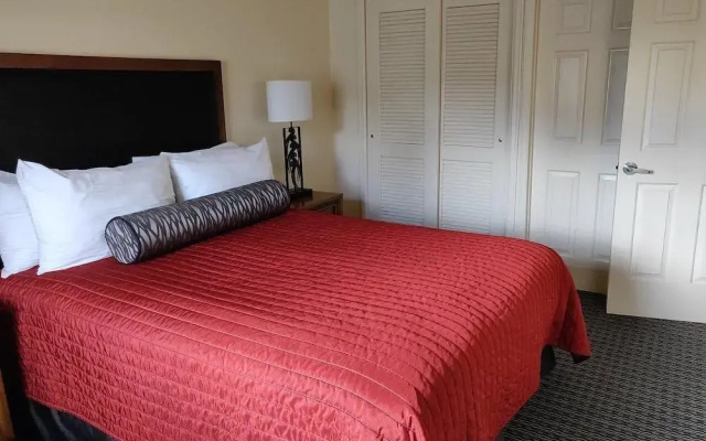 GetAways at the Lodge at Kingsbury Crossing