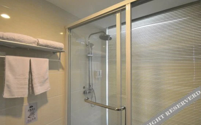 Qingmian Light Luxury Hotel (Luohe East Bund Branch)