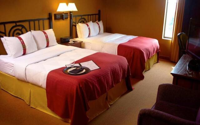 Holiday Inn Pewaukee - Milwaukee West by IHG