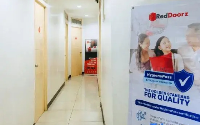 RedDoorz @ El Cuarto SRP Talisay