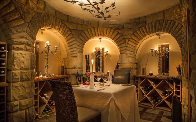 Wild Horses Lodge
