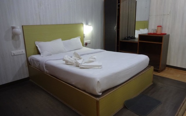 Gold India Beach Resort