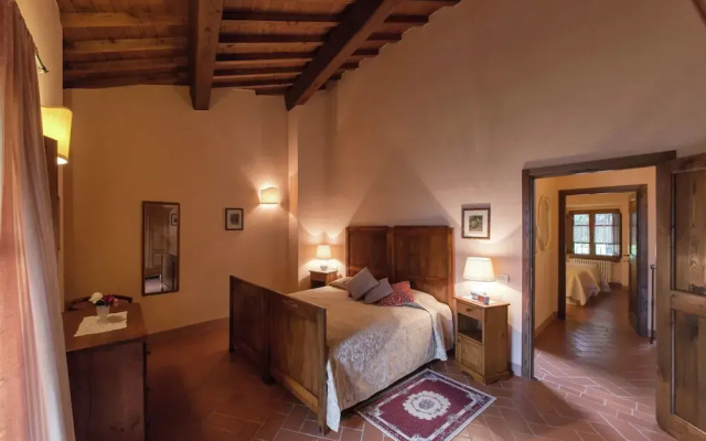 Attractive Apartment in Typical Tuscan Style
