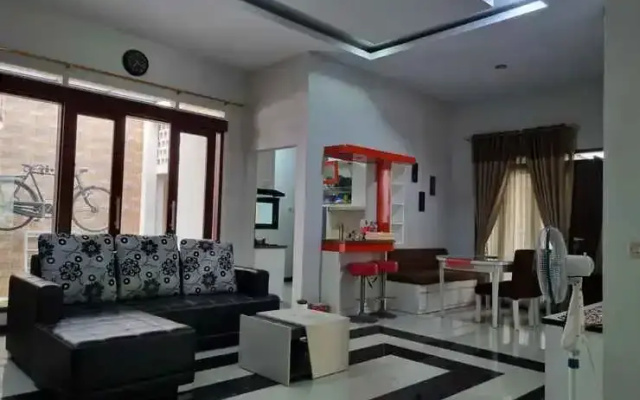 Vila Kebon Tebu