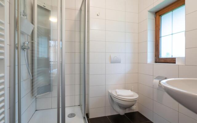 Cozy Apartment in Obertraun With Pool
