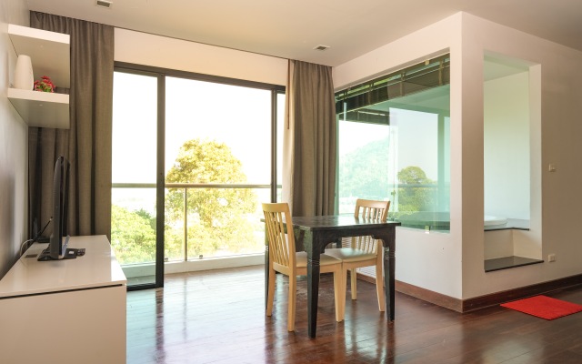 CAPITAL O890 The Royal Bay View Villas