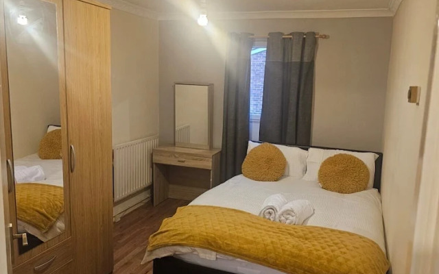 Cozy London Apartment Near River Thames