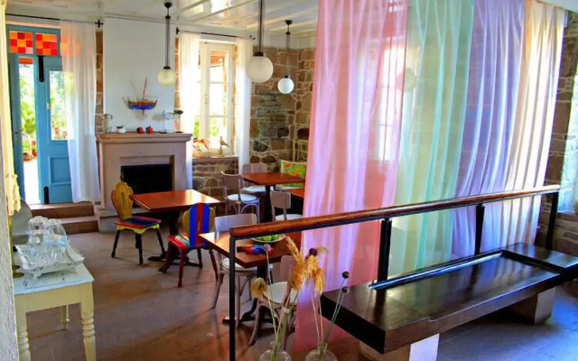 Cunda Lena Otel