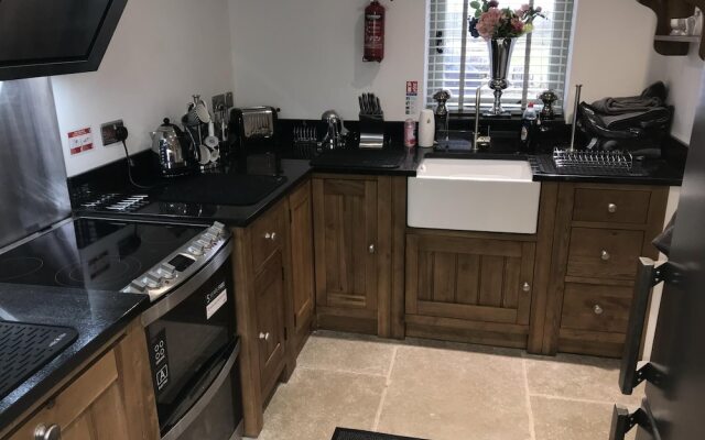 2 Bed Barn Alton Towers Chatsworth Polars Peaks