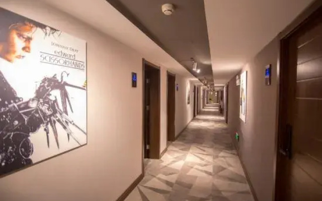 Luohe Lejia Film & Television Hotel