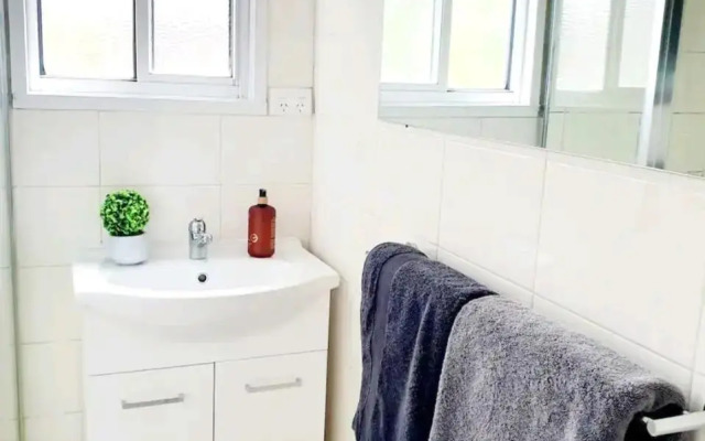 Entire 3 bedroom Doveton house, no sharing