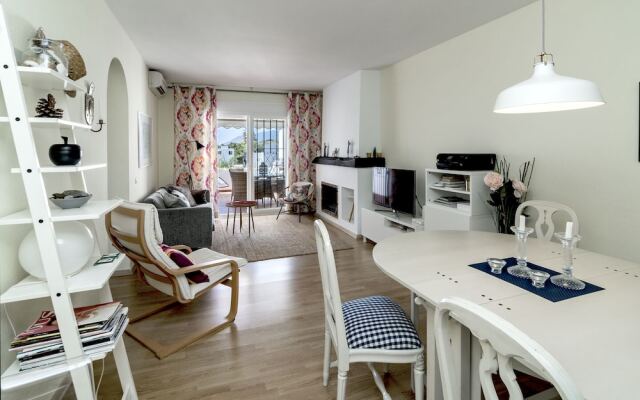 AGC26 - Lovely apart walking distance to Port