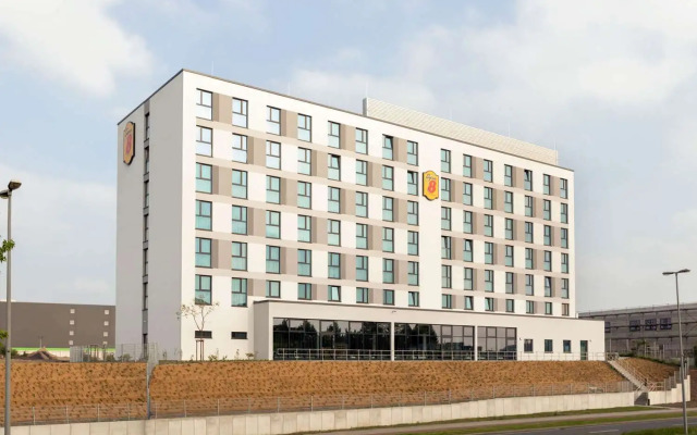 Super 8 by Wyndham Oberhausen am Centro