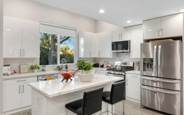 Fulton I by Avantstay Modern Haven in Downtown