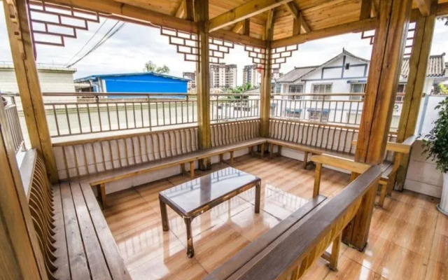 Rushe Inn