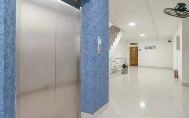 RedDoorz Plus @ Cemara Asri Medan