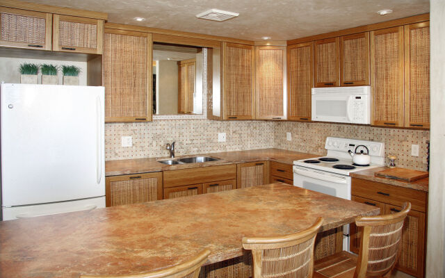 Makena Surf - CoralTree Residence Collection